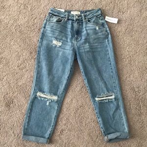 NWT High waisted mom Jean w/ rips